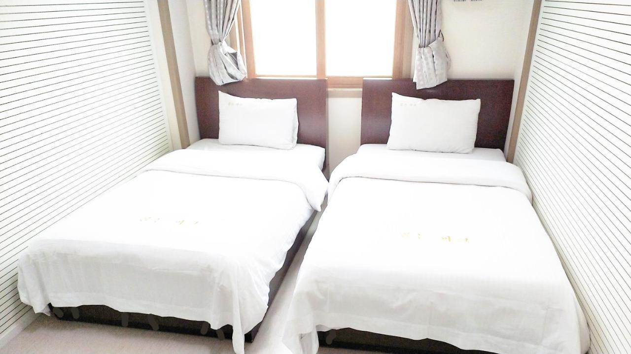 Golden Park Hotel Jeju Exterior foto