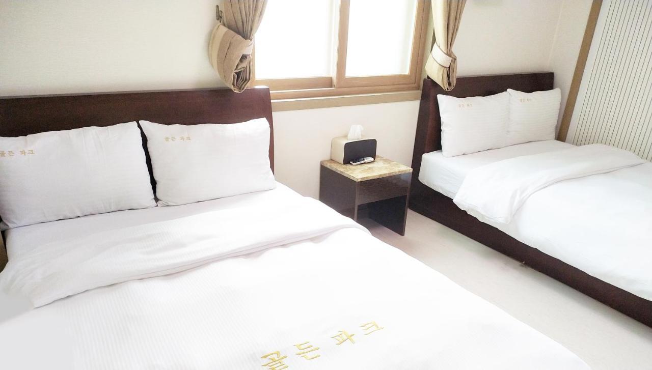 Golden Park Hotel Jeju Exterior foto